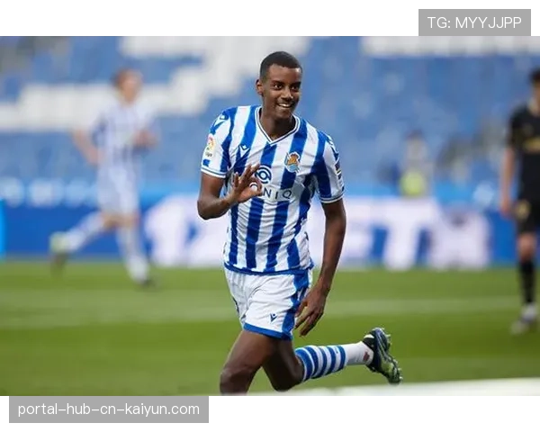 西甲第25轮战术趋势分析 三中卫体系使用频率明显增加