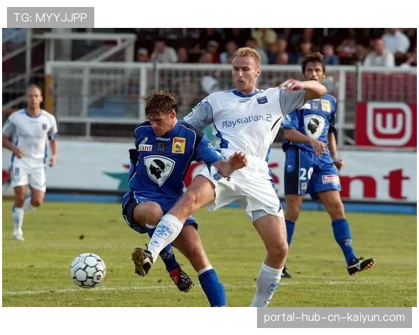 雷加塔斯3-4-2-1阵型宽度利用 迪奥戈-赫雷达与卢卡斯-洛瓦特边路职责